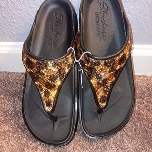 Nwt Sketchers Luxe Foam sz 8 Cali 2.0 Sandals Cheetah rhinestone